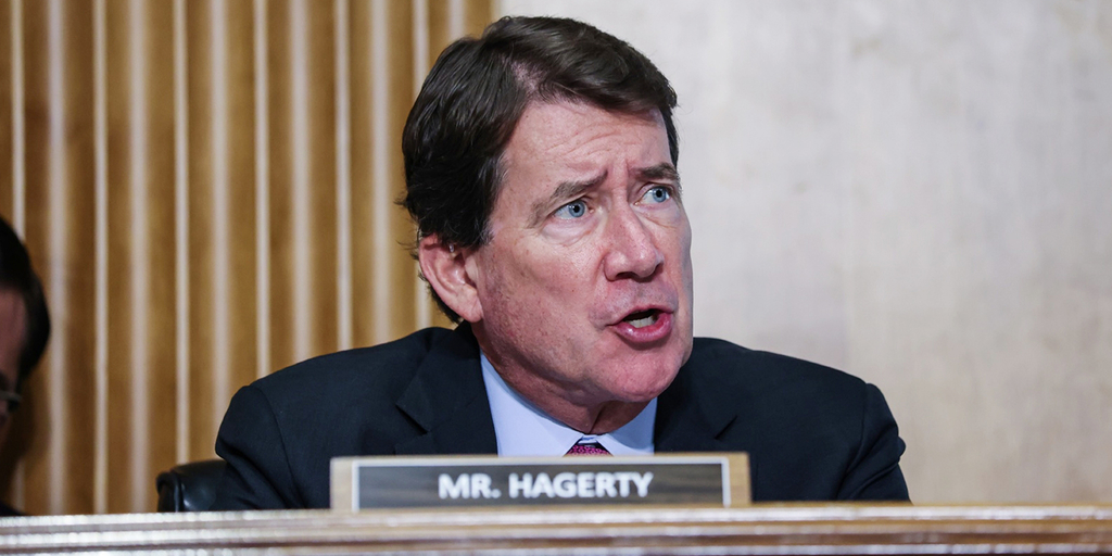Sen. Hagerty voices concerns over lack of crypto clarity in the U.S. - Vimarsana News