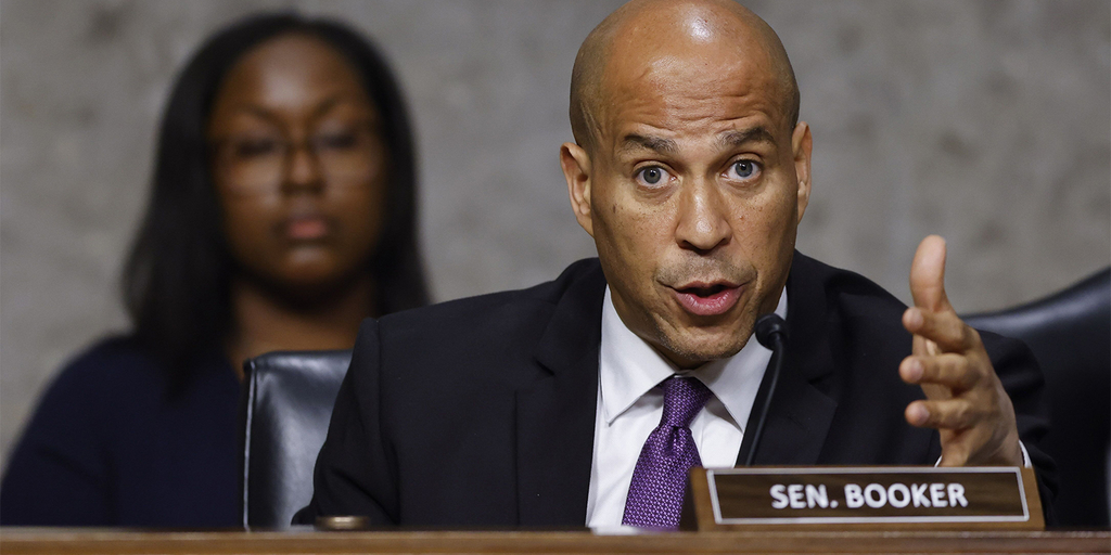 Democrats reintroduce bill requiring endowments to disclose manager diversity data - Vimarsana News