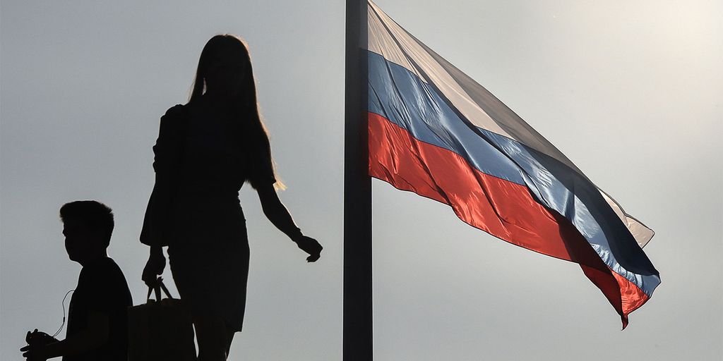 Sanctioned Russians' firm splashed money across hedge funds - Vimarsana News