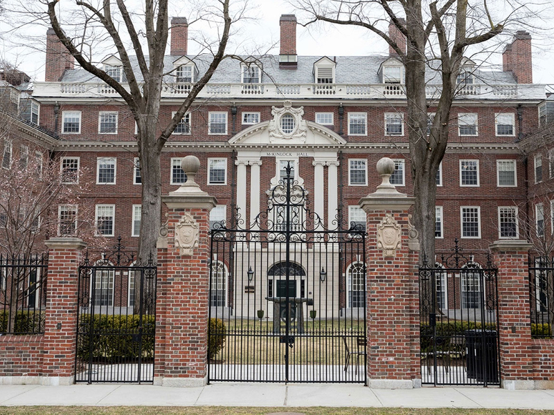 Harvard University taps credit markets for up to 1.1 billion